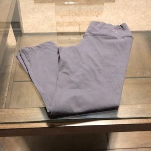 Grey super stretch Capri leggings